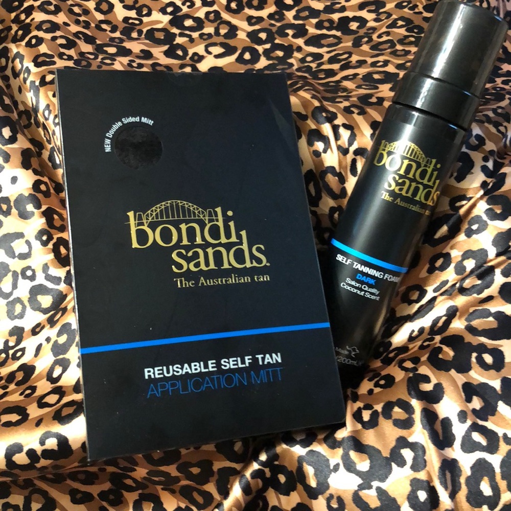 Bondi Sands self tanning foam & mitt